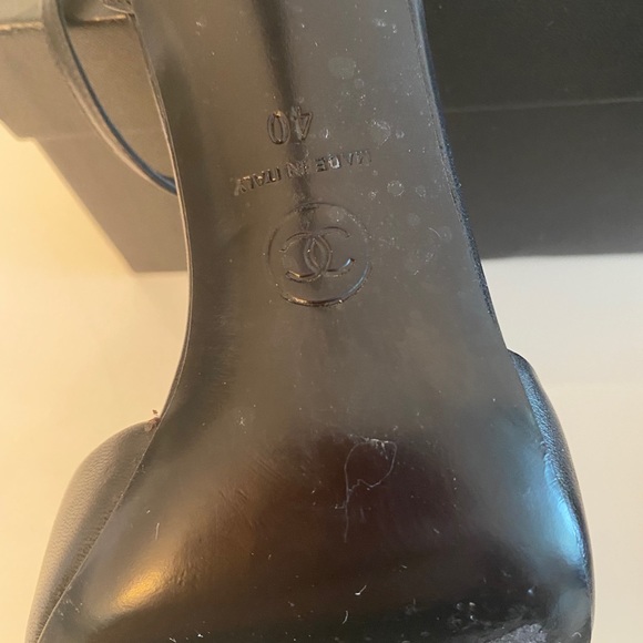 CHANEL Black Classic shoe with open toe lambskin - Picture 7 of 13